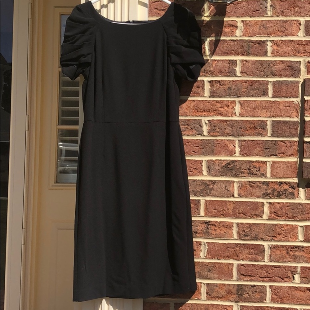Ann Taylor Slim Fit Black Crepe Dress Size 6 NWT